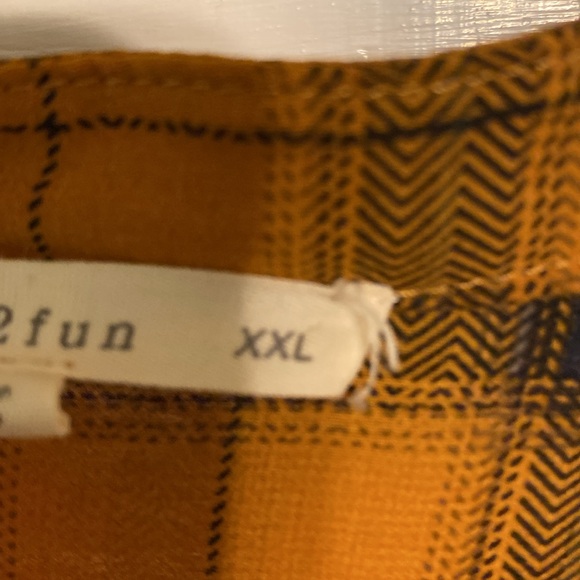 Fun2fun Mackenzie Henley Blouse - Picture 3 of 5